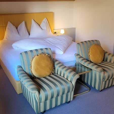 Hotel Schoenbrunn Merano Room photo