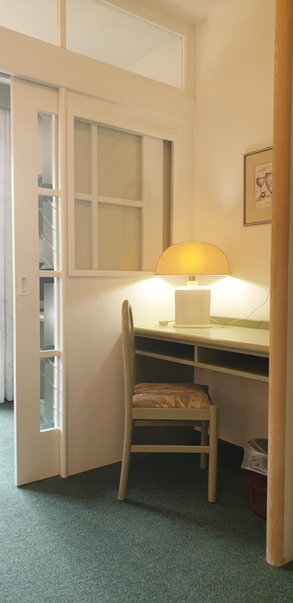 Hotel Schoenbrunn Merano Room photo